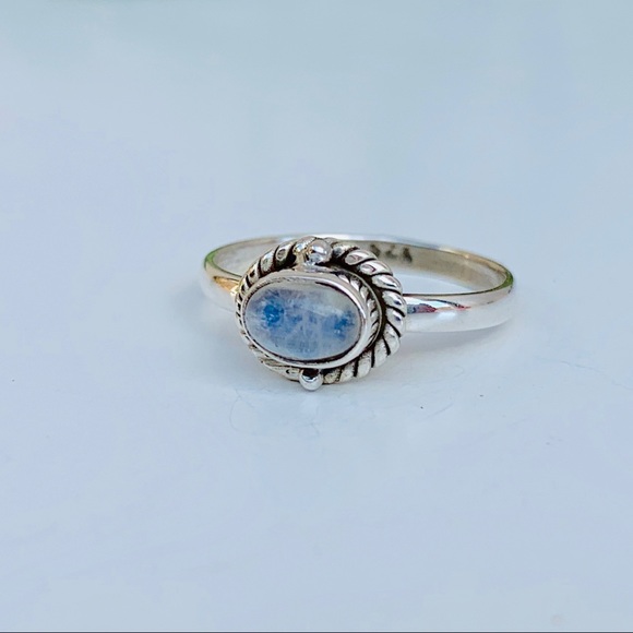 Moonstone Ring Sterling Silver - Picture 4 of 8